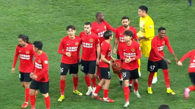 500万彩票网-徐正源刚上任遇残阵，辽宁核心停赛，5后卫稳住防守 先拿玉昆试水
